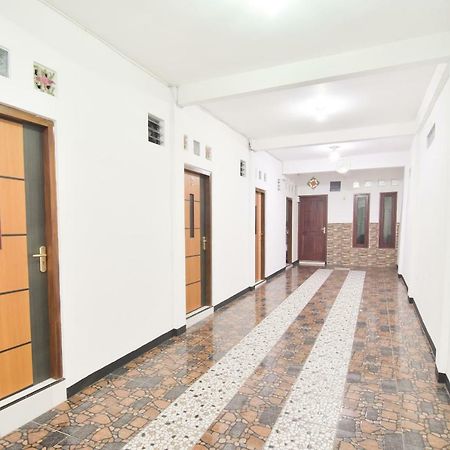 Dua Putri Villa Pasuruan Esterno foto