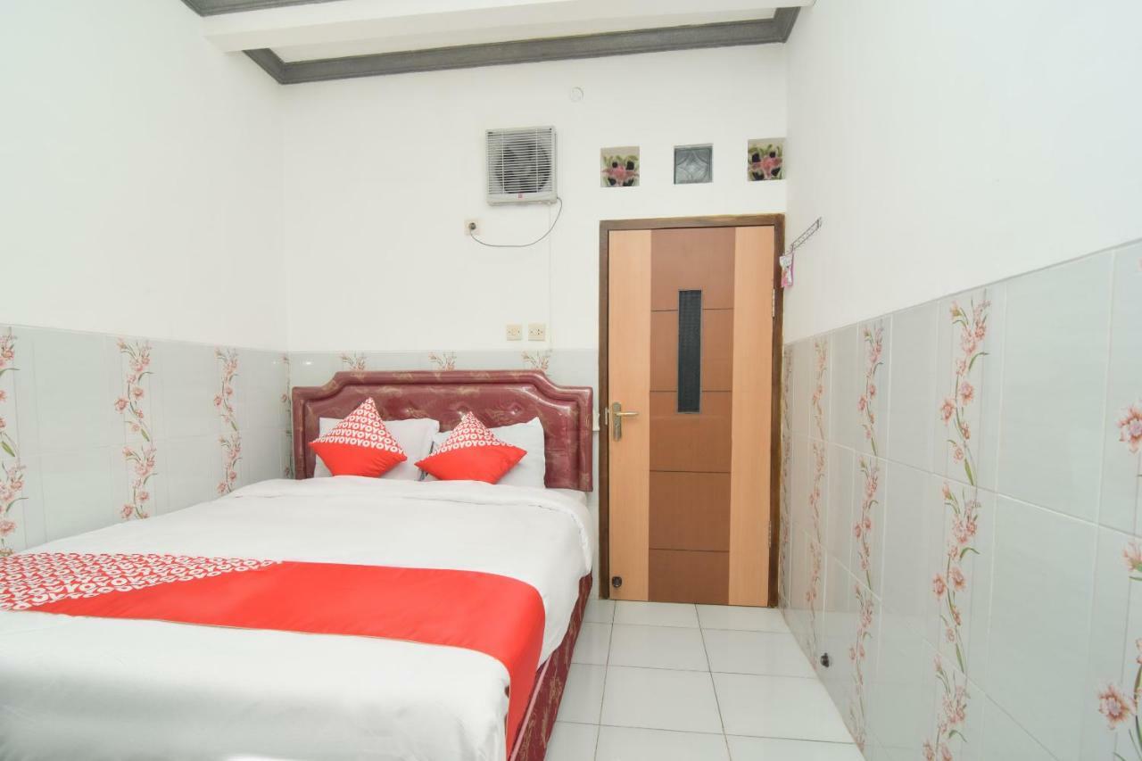 Dua Putri Villa Pasuruan Esterno foto