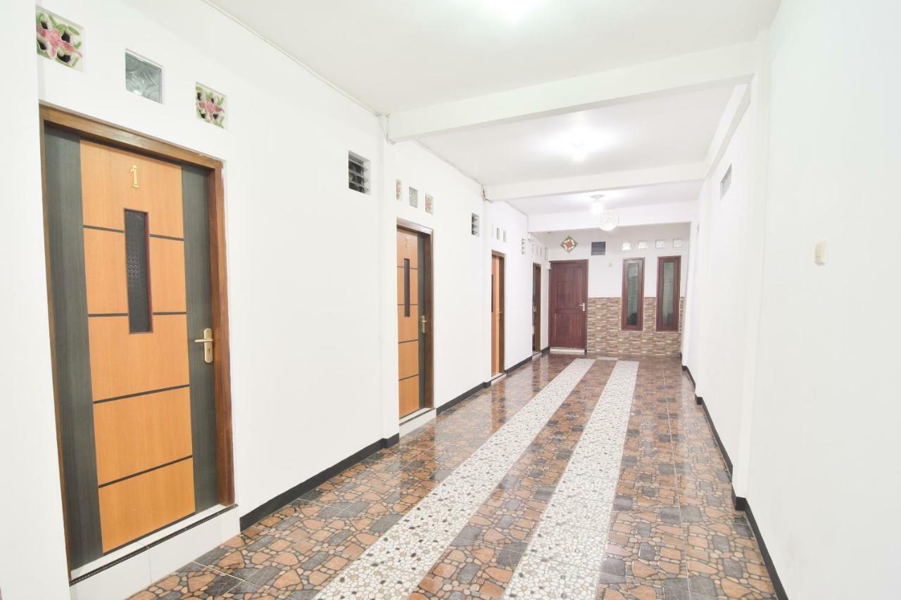 Dua Putri Villa Pasuruan Esterno foto