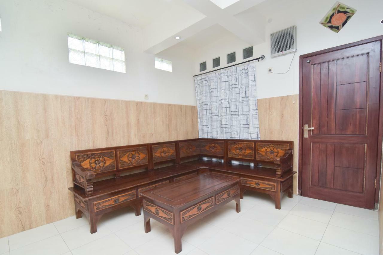Dua Putri Villa Pasuruan Esterno foto